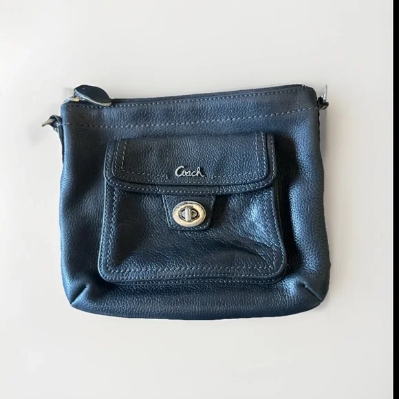 Coach Black Leather Swingpack Crossbody Turn Lock Pocket - Picture 1 of 11